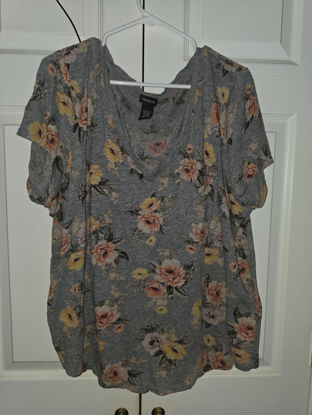 torrid Gray Floral V-Neck Short Sleeve Top